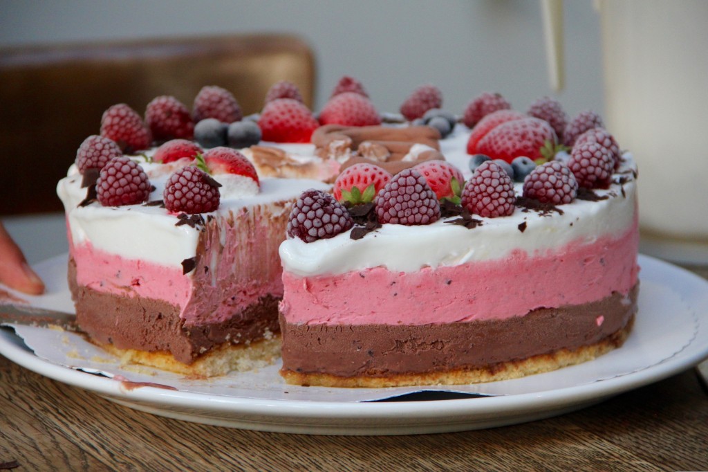 Pink cake